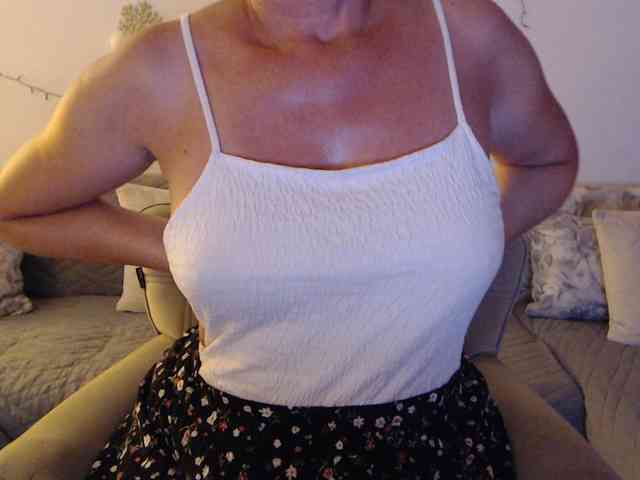 goodSnowQueen webcam