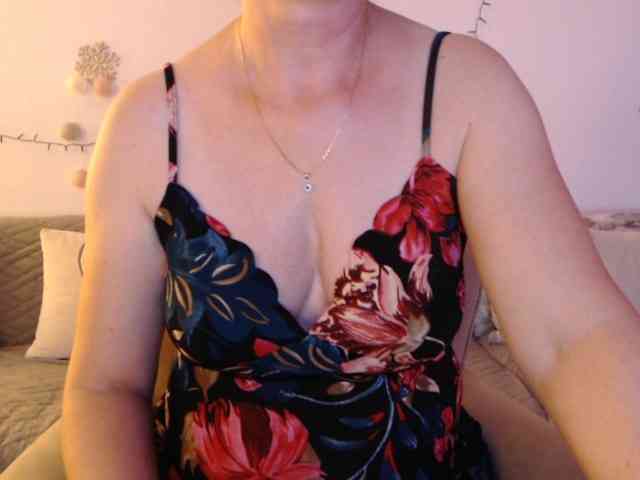 goodSnowQueen webcam