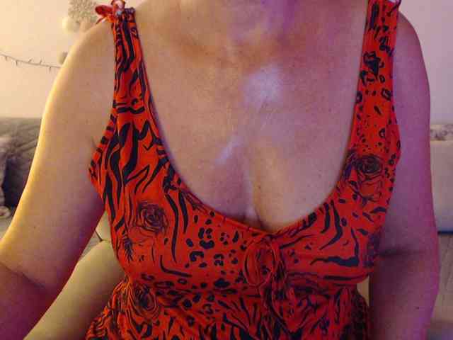 goodSnowQueen webcam