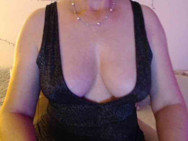 goodSnowQueen webcam