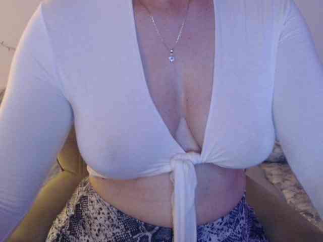 goodSnowQueen webcam