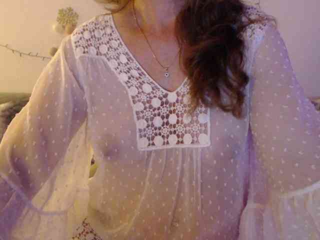 goodSnowQueen webcam