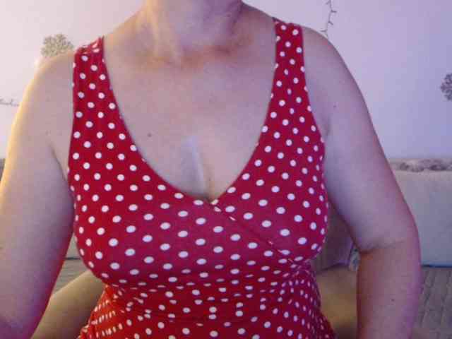 goodSnowQueen webcam