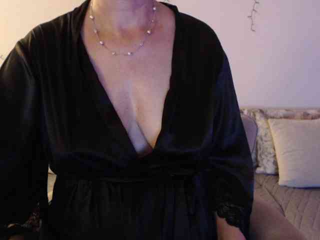 goodSnowQueen webcam