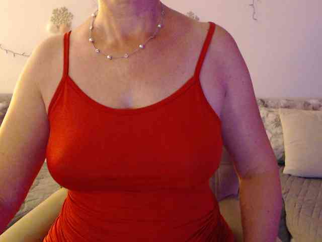 goodSnowQueen webcam