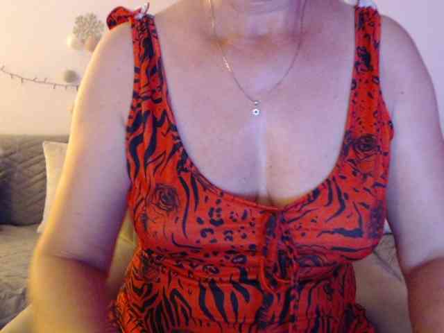 goodSnowQueen webcam