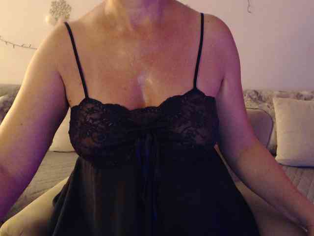 goodSnowQueen webcam