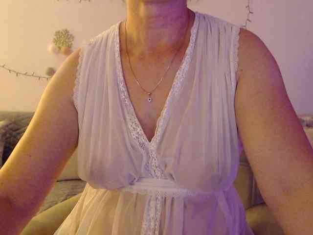 goodSnowQueen webcam