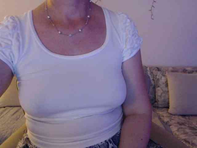 goodSnowQueen webcam