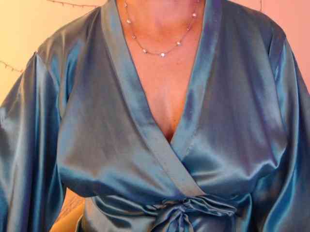 goodSnowQueen webcam