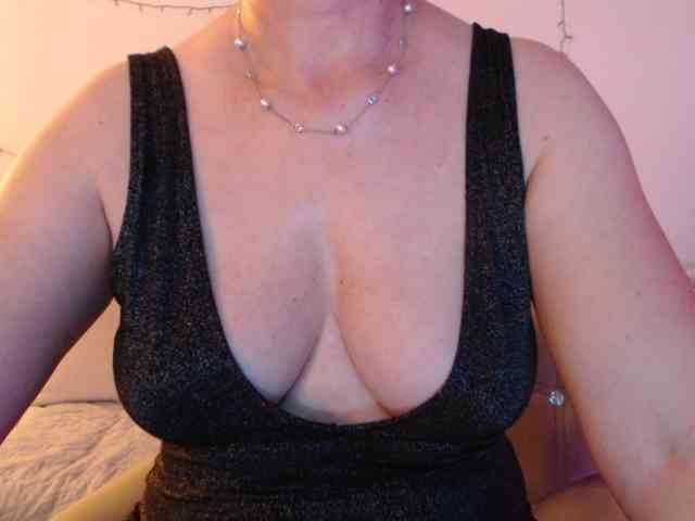 goodSnowQueen webcam