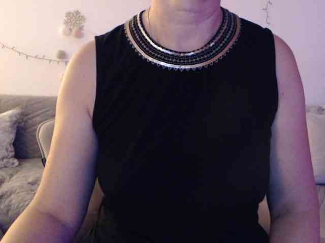 goodSnowQueen webcam