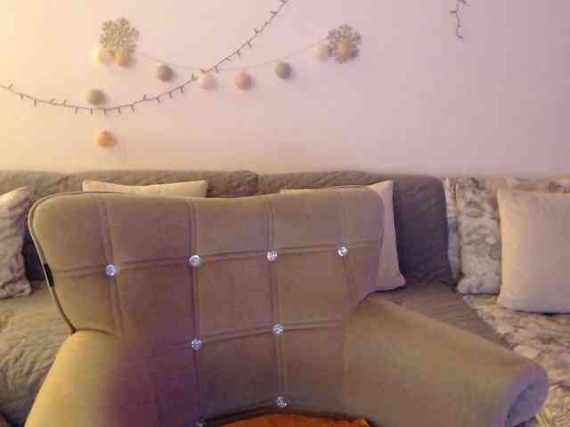 goodSnowQueen webcam