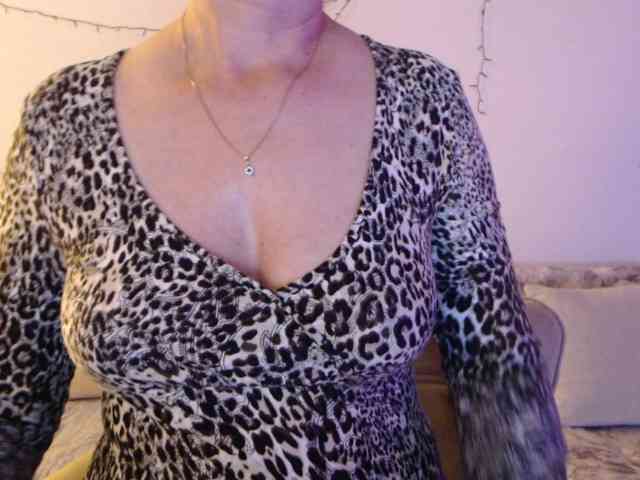 goodSnowQueen webcam