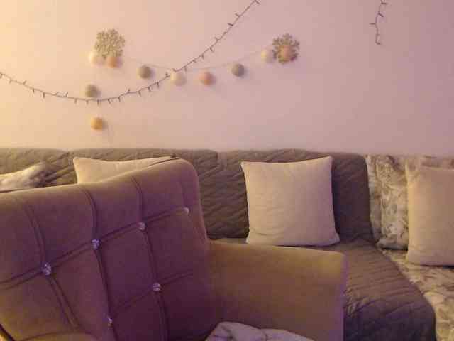 goodSnowQueen webcam