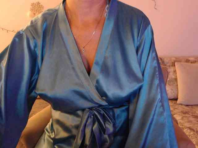 goodSnowQueen webcam