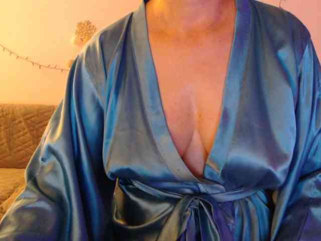 goodSnowQueen webcam