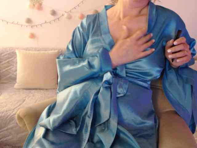 goodSnowQueen webcam