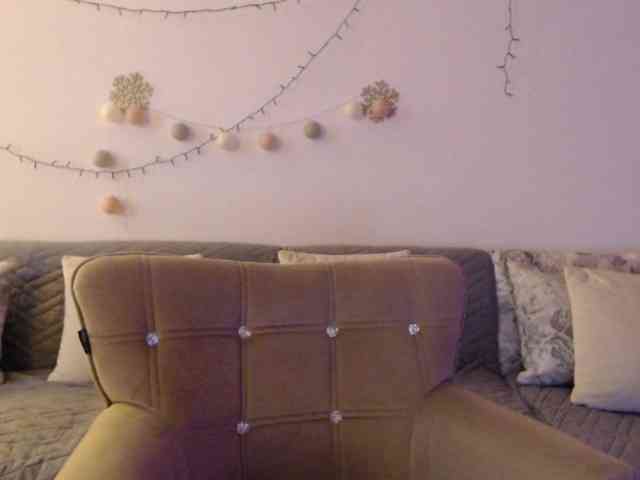 goodSnowQueen webcam