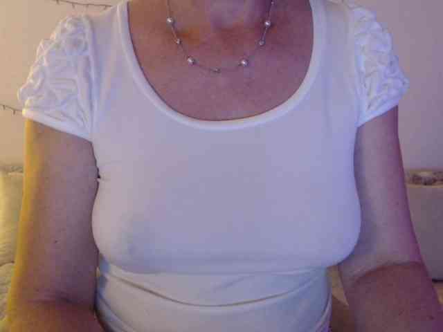 goodSnowQueen webcam