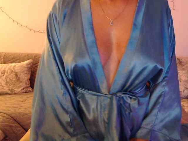 goodSnowQueen webcam