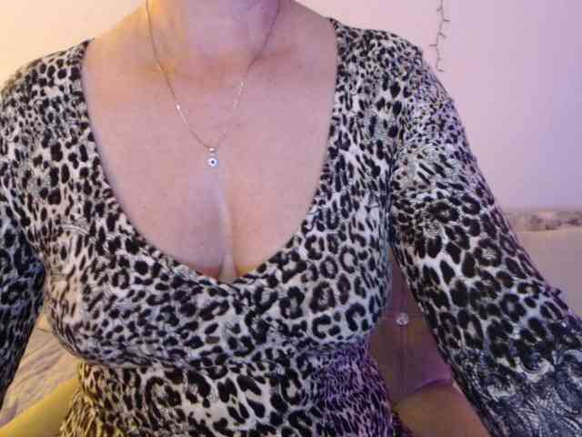 goodSnowQueen webcam