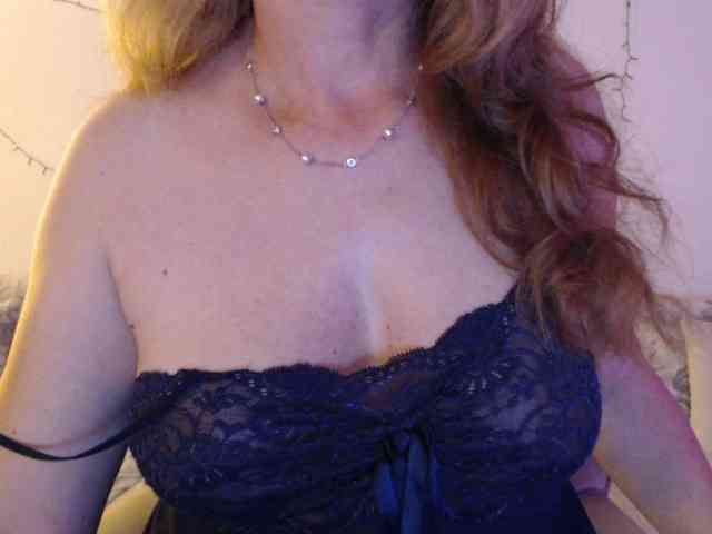 goodSnowQueen webcam