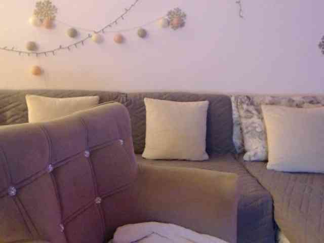 goodSnowQueen webcam