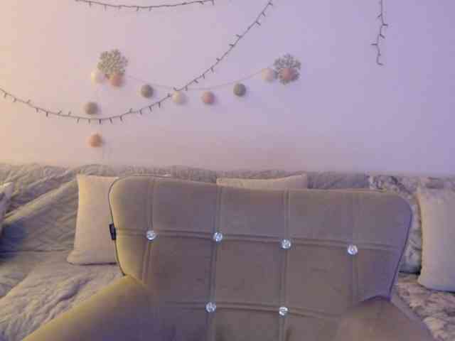 goodSnowQueen webcam