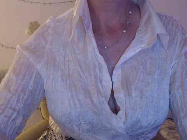 goodSnowQueen webcam