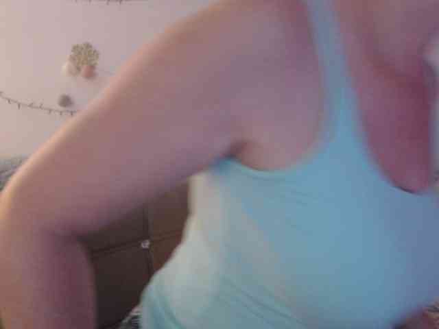 goodSnowQueen webcam