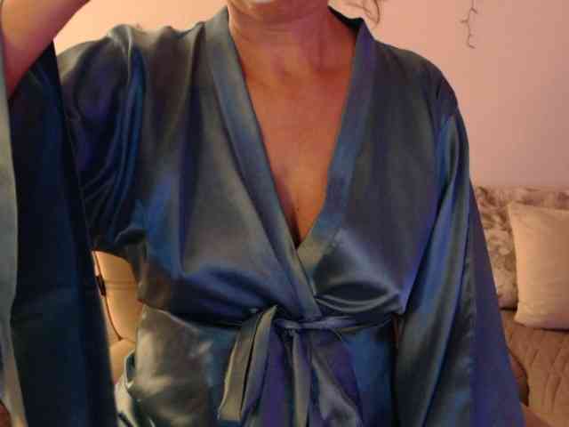 goodSnowQueen webcam