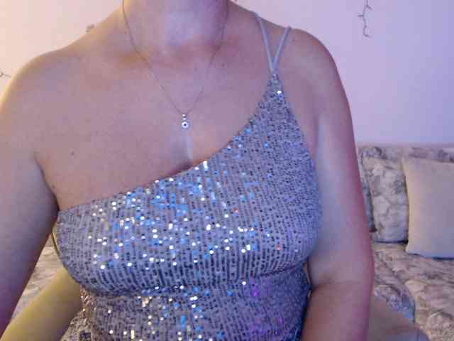 goodSnowQueen webcam