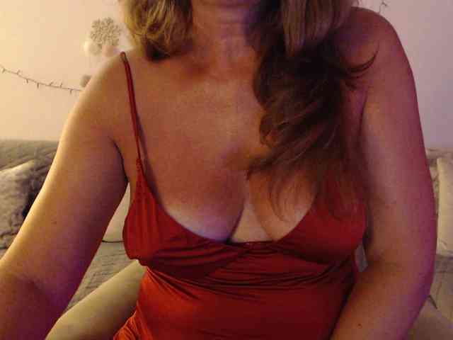 goodSnowQueen webcam
