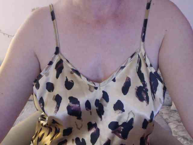 goodSnowQueen webcam