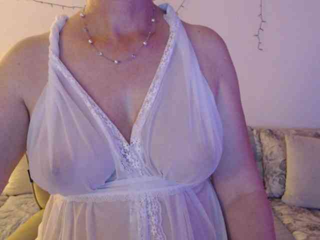 goodSnowQueen webcam