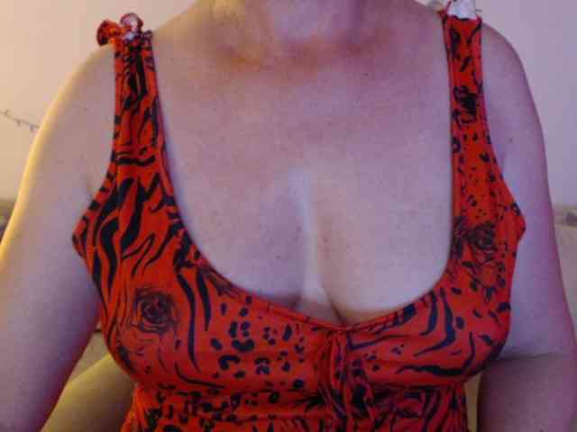 goodSnowQueen webcam
