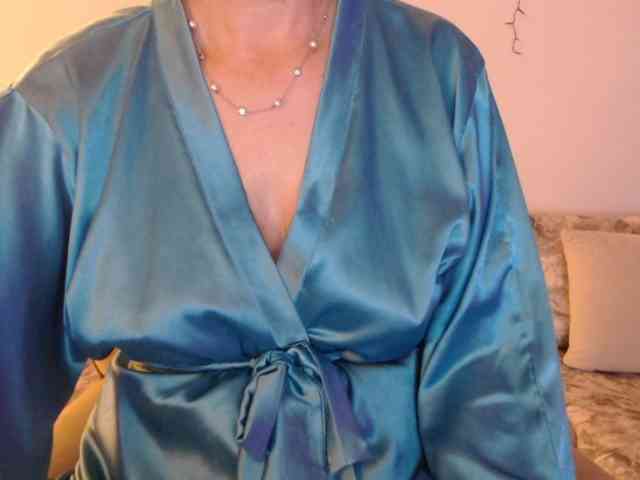goodSnowQueen webcam