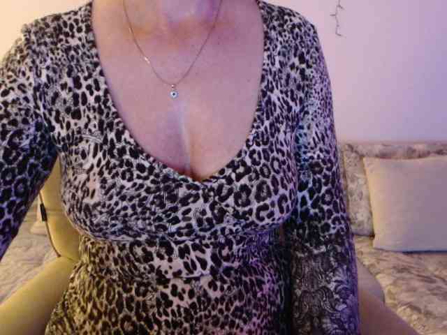 goodSnowQueen webcam
