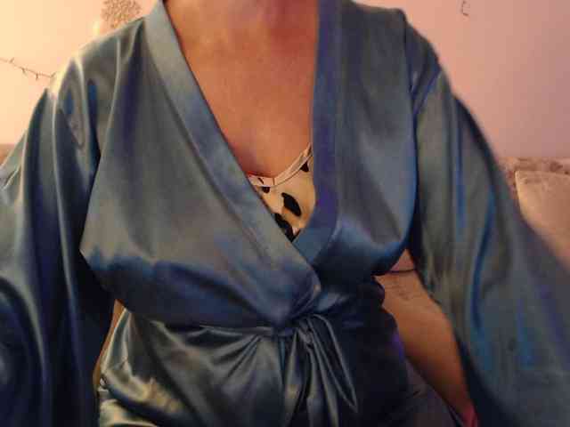 goodSnowQueen webcam