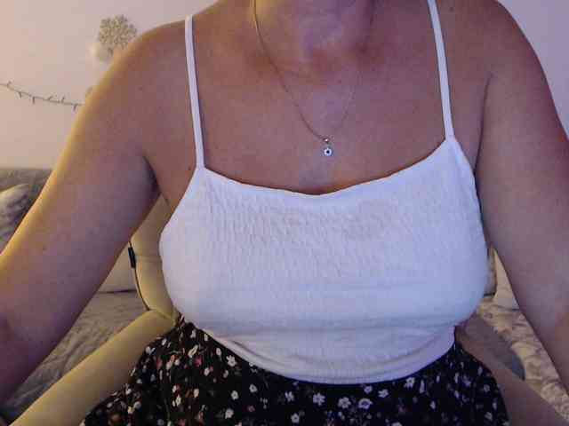 goodSnowQueen webcam