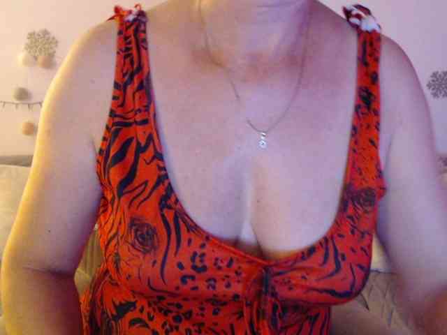 goodSnowQueen webcam