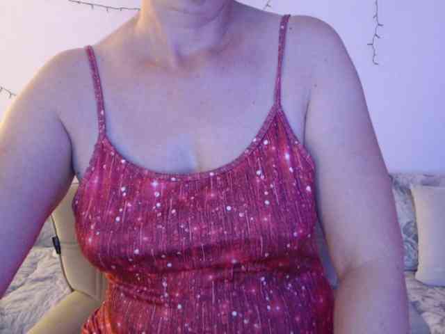 goodSnowQueen webcam