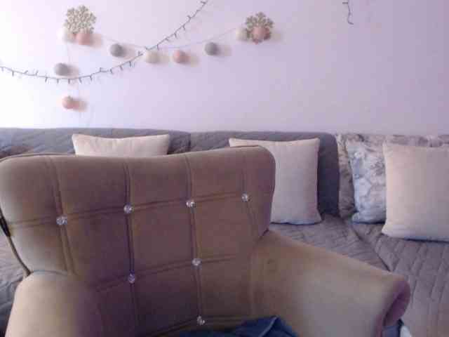 goodSnowQueen webcam