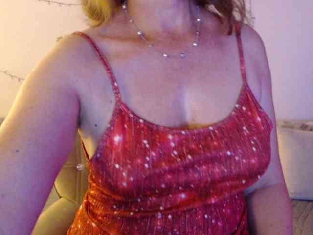 goodSnowQueen webcam