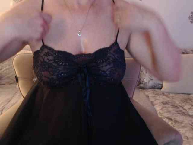goodSnowQueen webcam