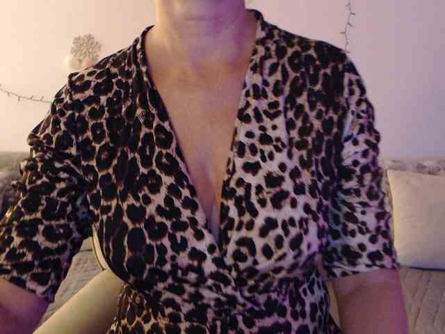 goodSnowQueen webcam