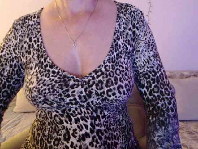 goodSnowQueen webcam