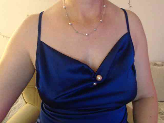 goodSnowQueen webcam