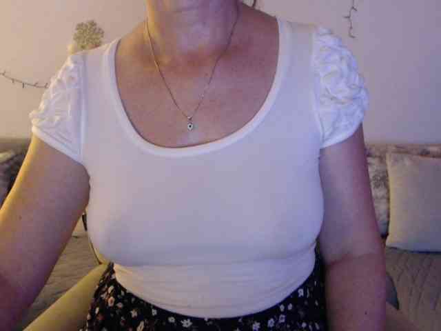 goodSnowQueen webcam